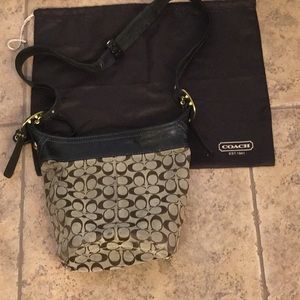 COACH SIGNATURE HOBO HANDBAG